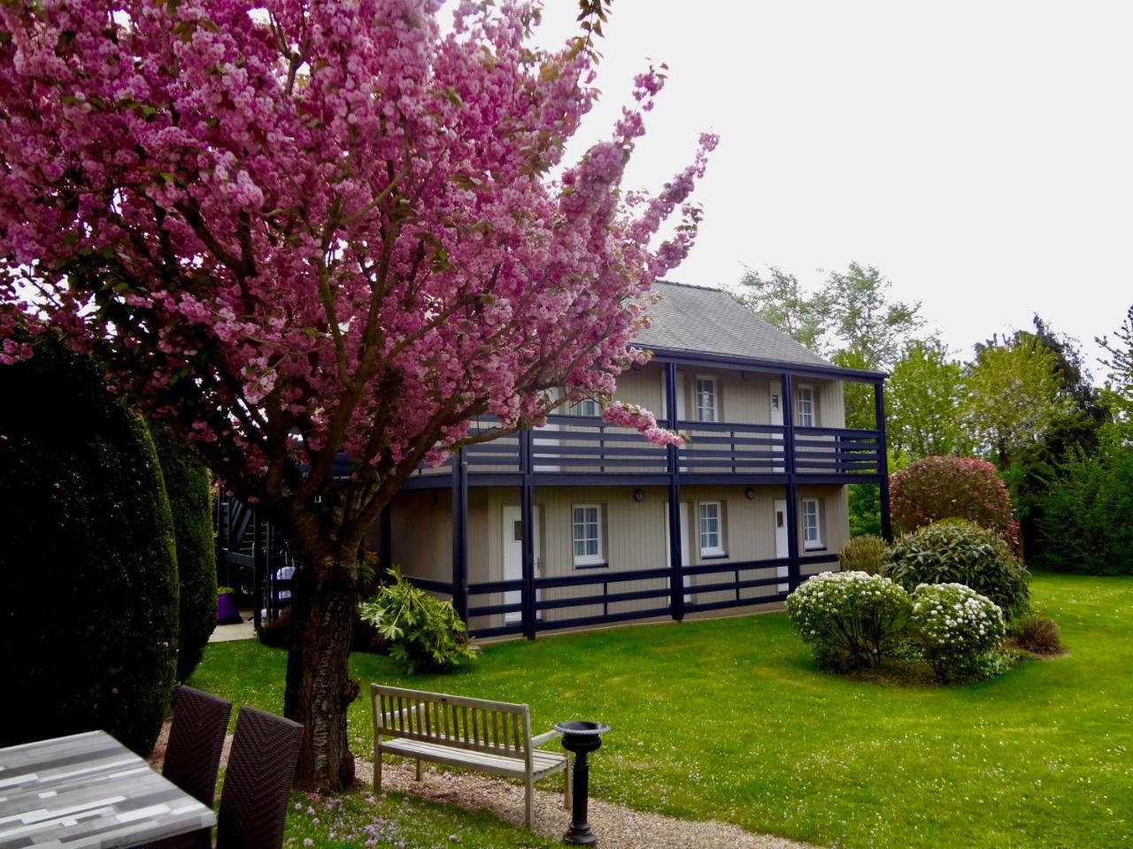 Hotel Nuit Et Jour - La Maison De Lucile Cancale Ngoại thất bức ảnh